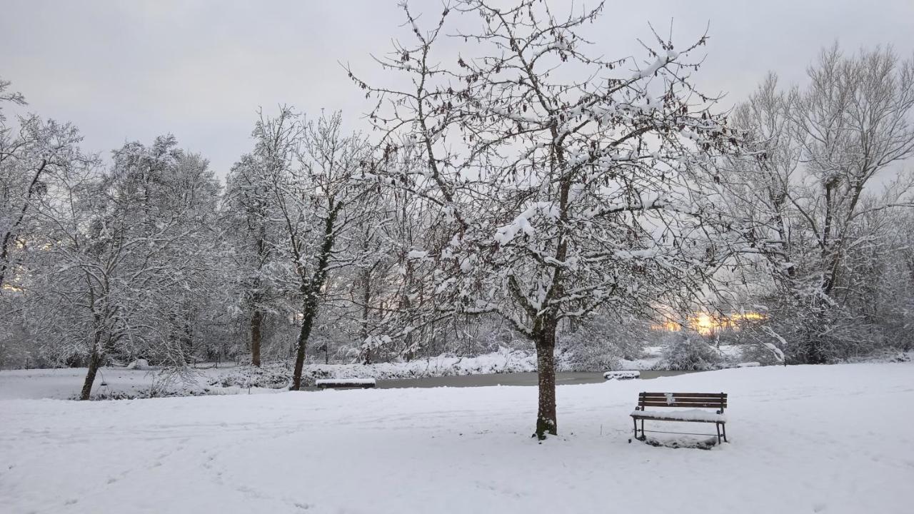 Les Jardins Des 3 Provinces- Gite Montcharvot Bagian luar foto
