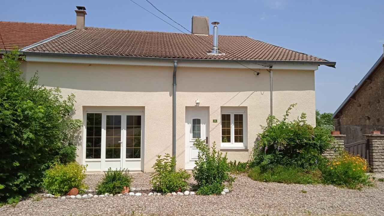 Les Jardins Des 3 Provinces- Gite Montcharvot Bagian luar foto